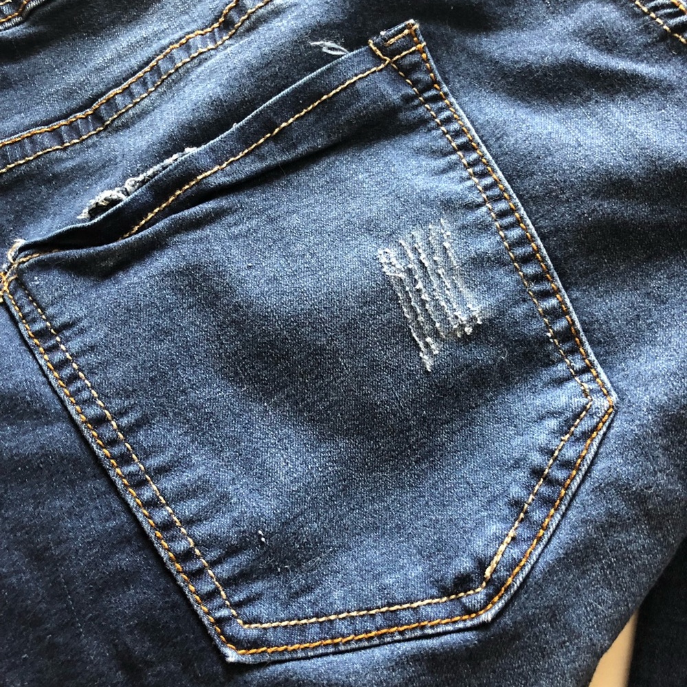 LoLo Ripped Jeans - Picture 4 of 6